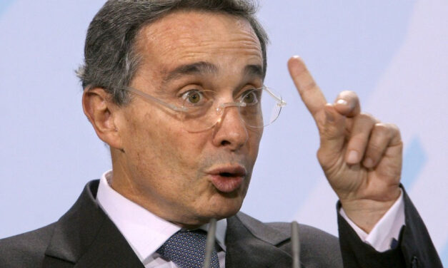 Santos delegitimizes Colombia’s armed forces to ‘same level as terrorists’: Uribe