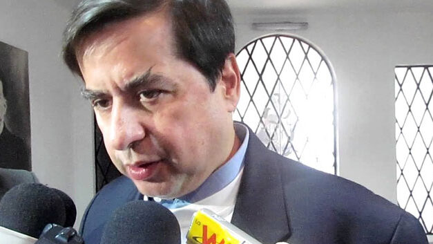 Colombia’s interior minister booed at FARC victims’ forum