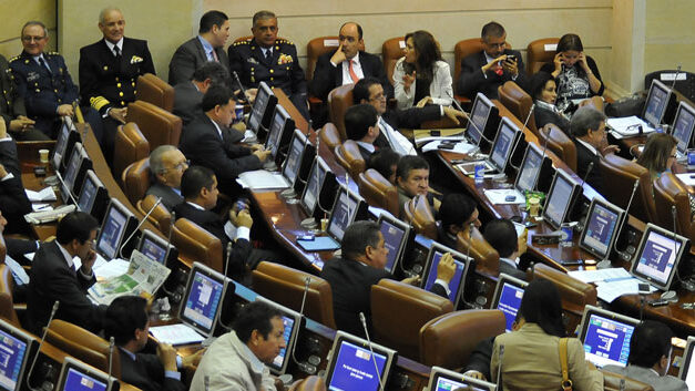 Colombia Congress agrees to extend war legislation for 4 years