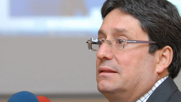 Former Colombia vice-president rejects accusations of political espionage