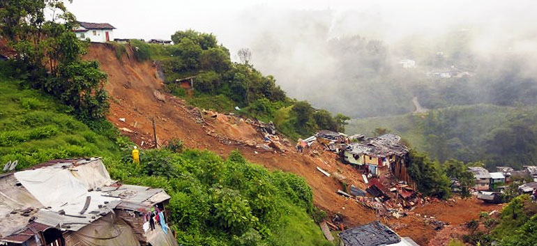 Landslide hits Manizales slum; at least 2 killed