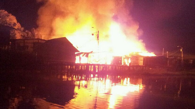 Fire destroys 40 homes in western Colombia city