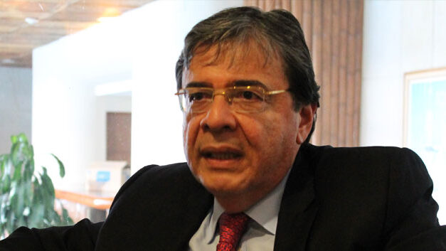 Uribe’s Democratic Center party announces presidential running mate