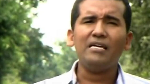 Arms-trafficking pop singer arrested in southwest Colombia