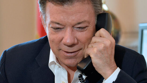 Santos claims 1000 of his emails were intercepted, hints at opponents