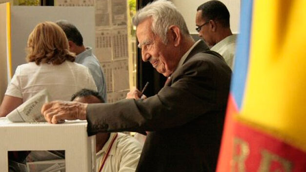 1st complaint comes in after Colombians abroad begin voting