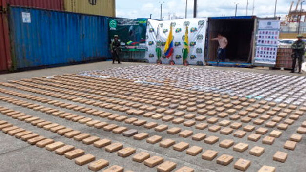 Colombia police seize 1 ton of US-bound cocaine in Pacific port