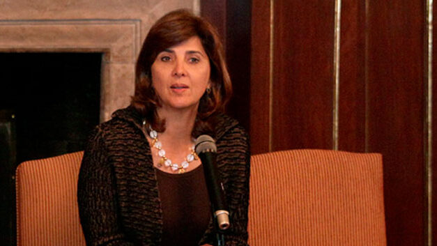 Colombia diplomats suspended for participation in political campaigns