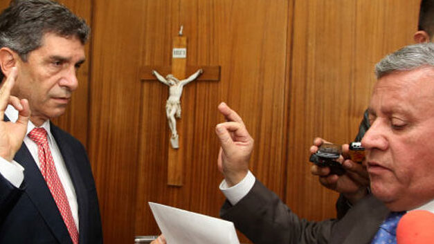 Pardo sworn in as Bogota’s interim mayor