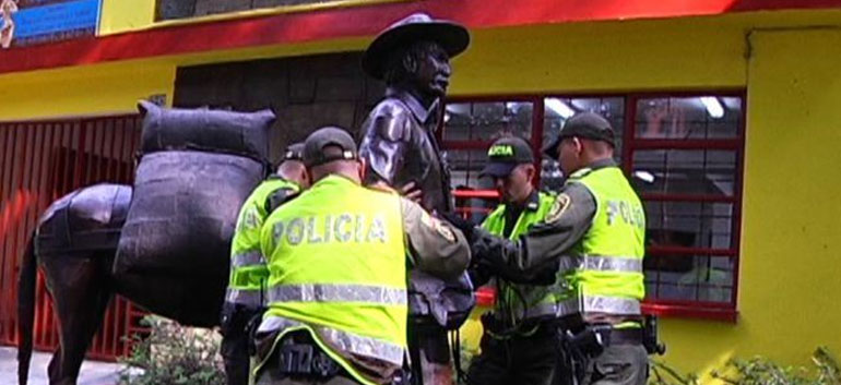 Robo de estatua de Juan Valdez