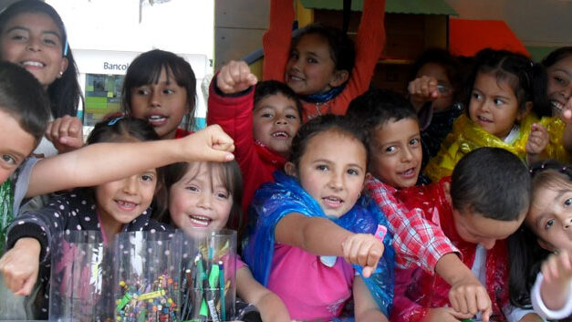 Culture travels through a mobile library in Central Colombia