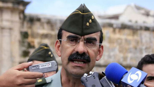 16 Colombia policemen detained for collusion with criminal groups