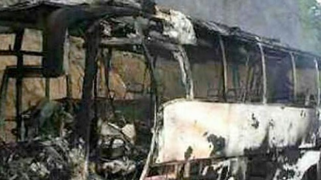 ‘FARC’ set fire to bus in northern Colombia