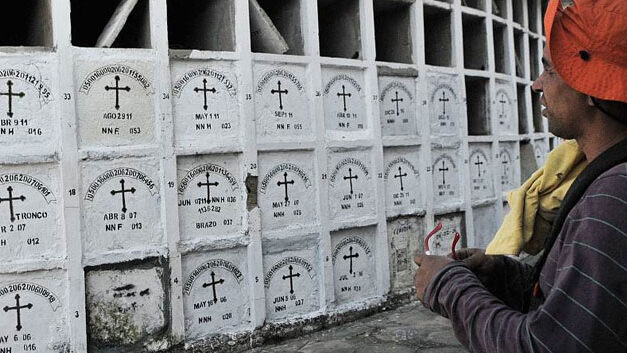 Colombia’s cemeteries fail to report thousands of unidentified bodies