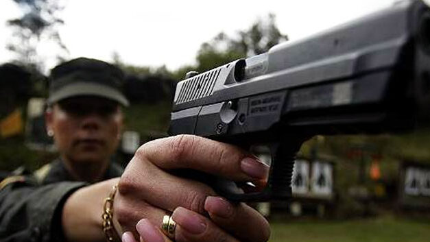 German officials investigating unlawful sale of weapons to Colombia police