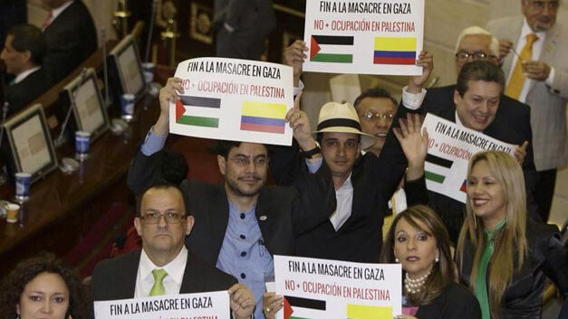 Colombian congressmen show solidarity with Gaza