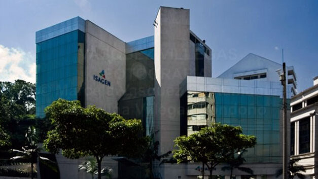 Colombia govt delays privatization of 3rd largest energy company, Isagen