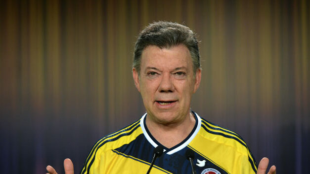 Santos wants Pekerman to stay on as Colombia coach