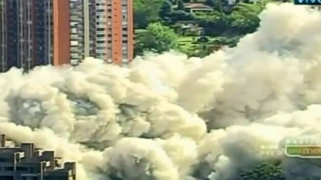 Medellin spectacularly blows up doomed residential building (VIDEO)
