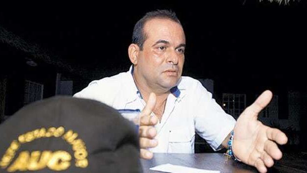 Former paramilitary leader to sue Uribe over slander