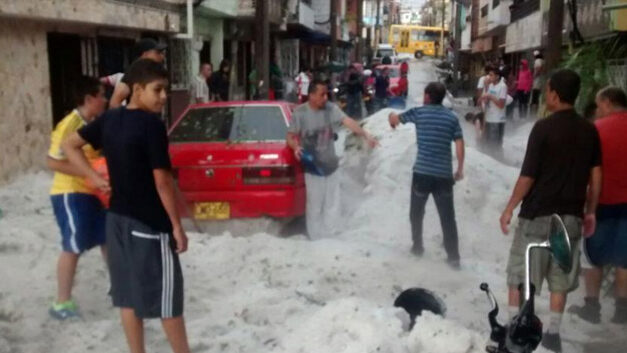 Snowmen in the tropics; Medellin turns white after torrential hail storm