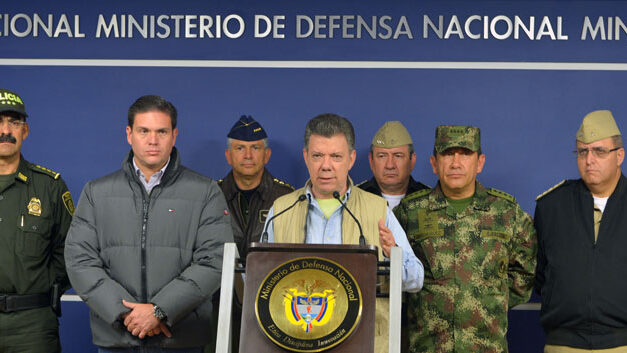 Santos suspends Colombia peace talks after FARC ‘captures general’