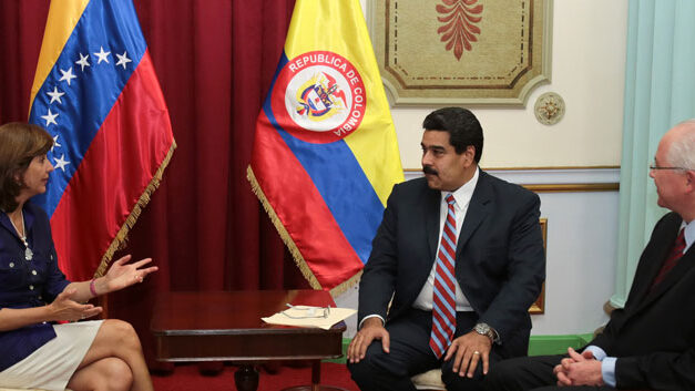 Colombia FM meets with Venezuela’s Maduro to strengthen bilateral ties