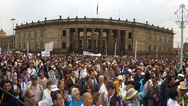 Thousands march across Colombia to reject ‘impunity’ for FARC