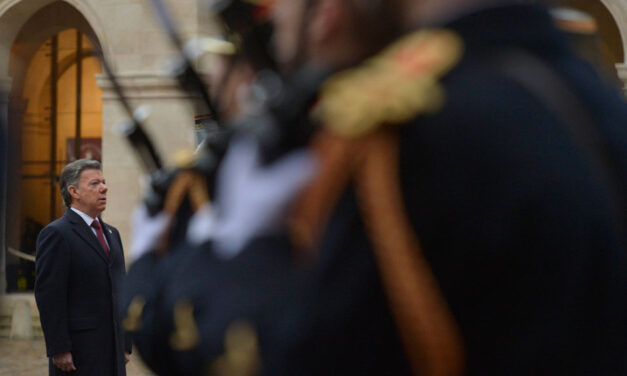 Santos visits Paris, reiterates Colombia’s solidarity with terrorism victims