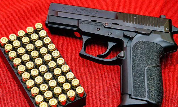 Colombian soldiers arrested for selling 400 firearms to Urabeños