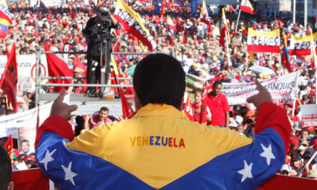 Maduro tells Santos to ‘stop avoiding’ border crisis dialogues while still on world tour