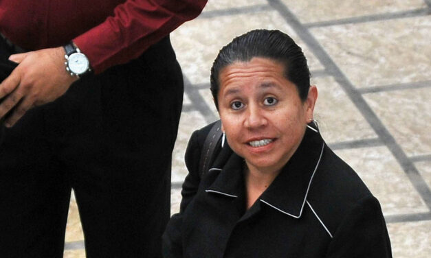 Prosecutors seek former spy chief’s help in investigating top Uribe aides, in vain says attorney