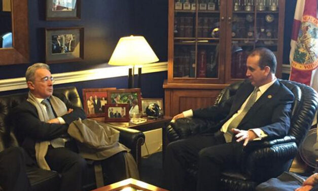 Uribe meets with US Congressmen to seek support for Colombia opposition