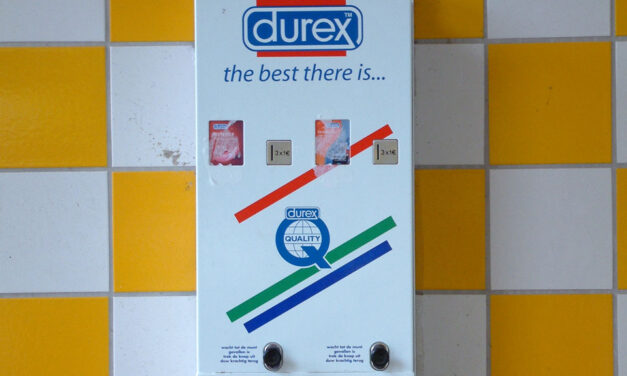 In spite of Christian resistence, Bogota to install condom machines in public places
