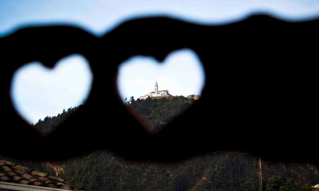 Police discover dumped bodies near Bogota tourist site