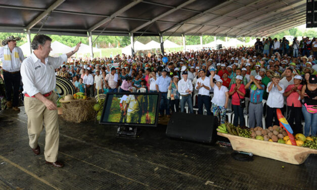Santos’ approval rating at 44% says Colombia’s most optimistic pollster