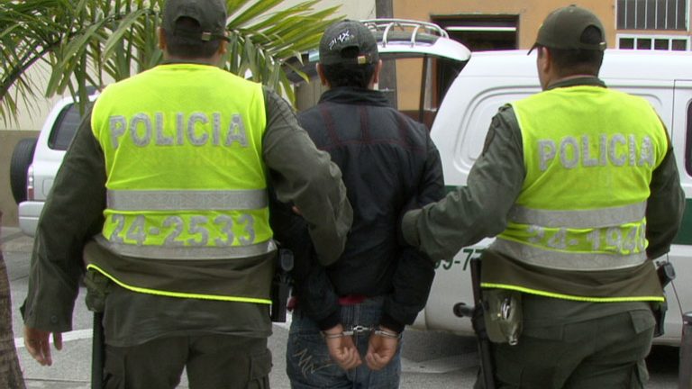 800 arrested in one of Colombia's largest operations against drug dealing