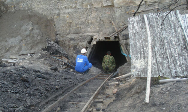 5 killed in central Colombia mining accident