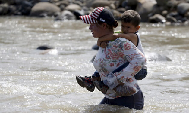 More than 4000 scared Colombians fled Venezuela voluntarily: UN