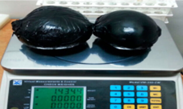 Colombia arrests Mexican with 1.4kg of cocaine in breast implants