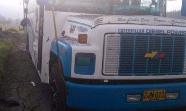 Bomb explodes near private Bogota airport