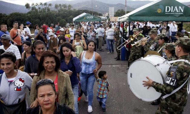 100 thousand Venezuelans visit Colombia to buy food and medicine