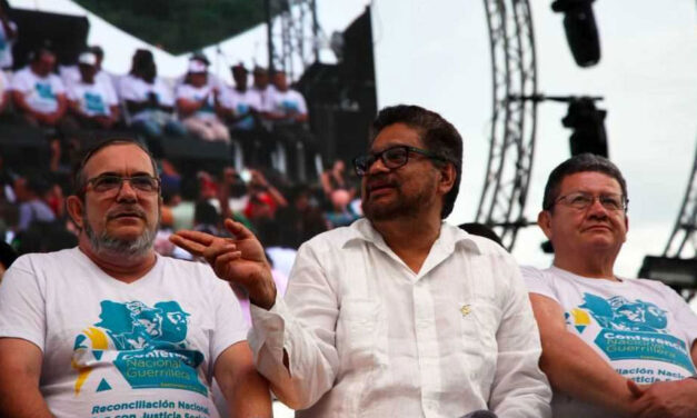 Commanders leave FARC guerrillas in jungle to attend Colombia peace ceremony