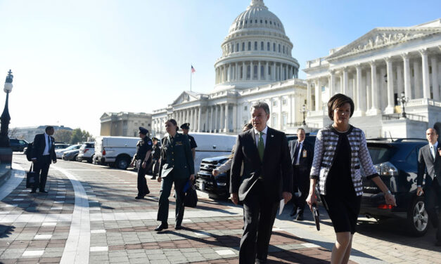 Santos stresses bipartisan US support for Colombia peace