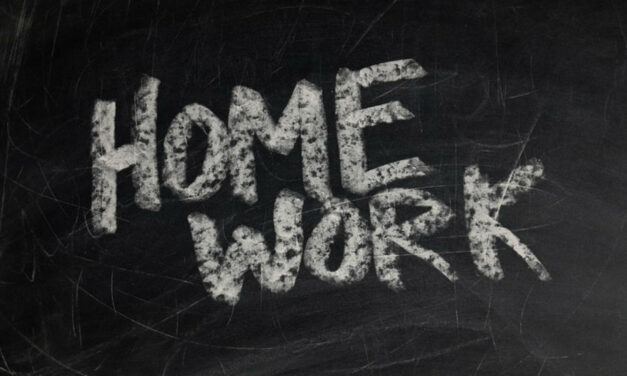 Colombia president helps 8 year old student with her homework