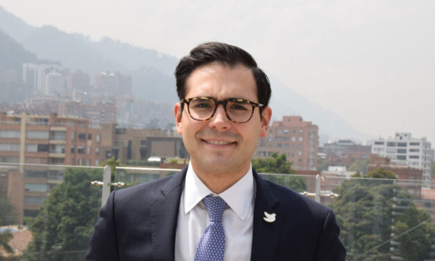 Former presidential notetaker now in charge of Colombia’s post-conflict fundraising agency