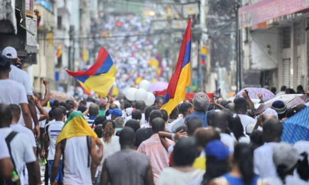 Defying government ban, Colombia’s largest port city resumes marches, peacefully