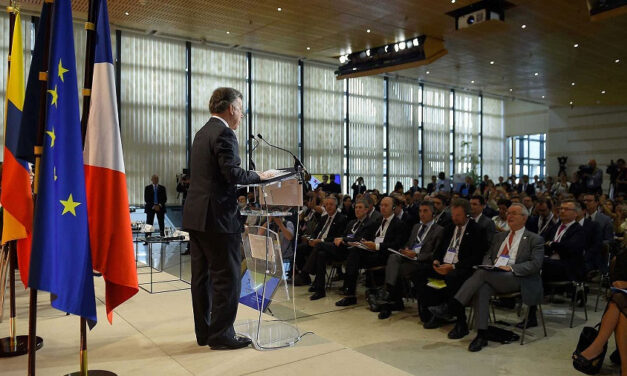 Today is the last day of Colombia’s FARC guerrilla group, Santos tells French businessmen