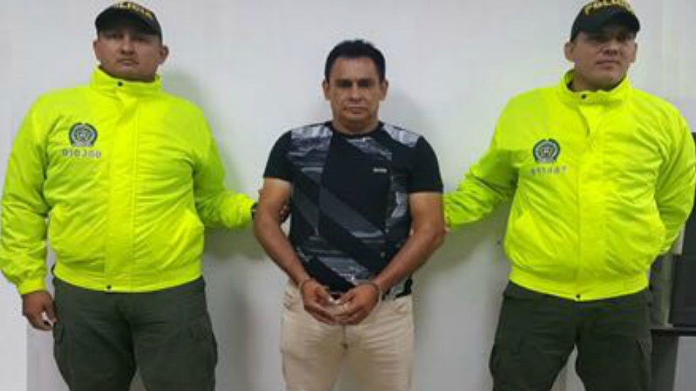 Police jails senior paramilitary commander in central Colombia