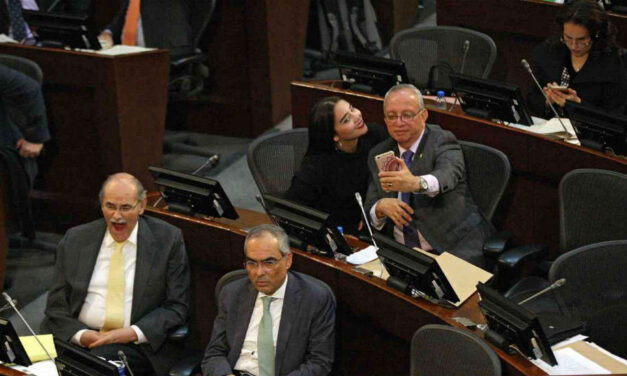 Colombia’s congress in chaos over peace process